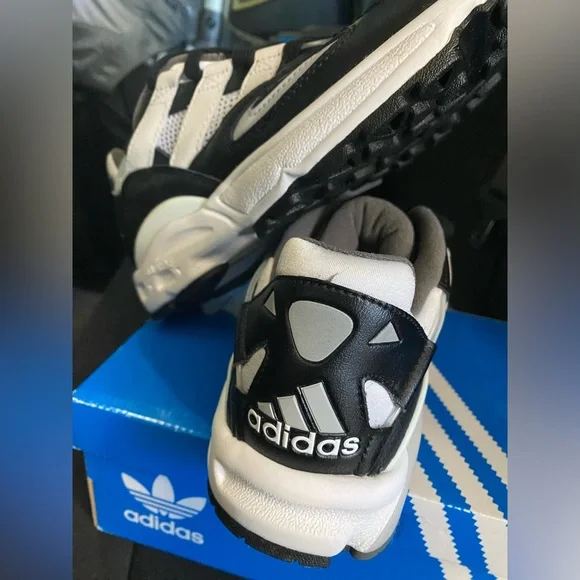 LXCON 94 'Black White' – Size US 7 - Picture 3 of 4